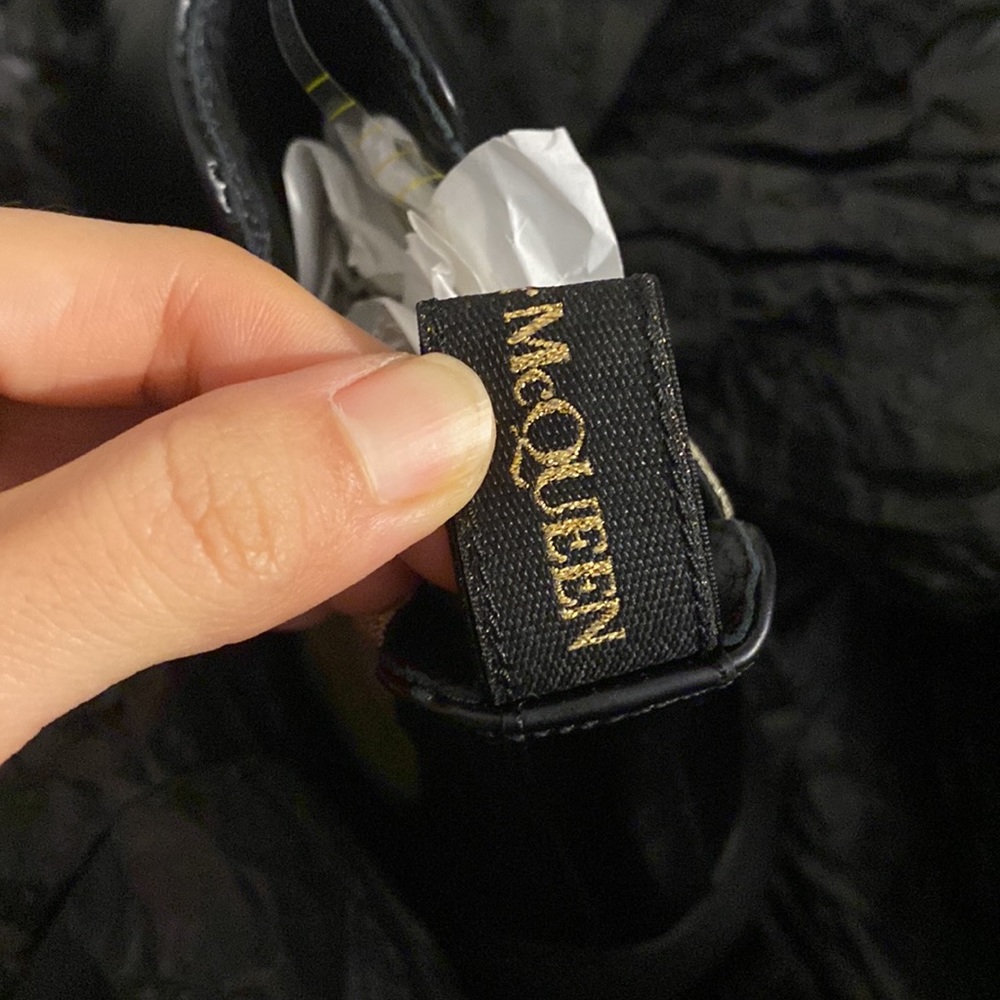 Alexander McQueen Women's Hybrid Chelsea Boot in Black/gold - Picture 4 of 7